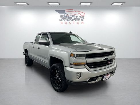 Used 2018 Chevrolet Silverado 1500 LT w/ All Star Edition image 3