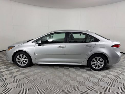 Used 2020 Toyota Corolla LE image 8