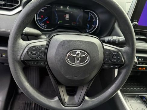 Certified 2023 Toyota RAV4 XLE w/ Convenience Package image 18