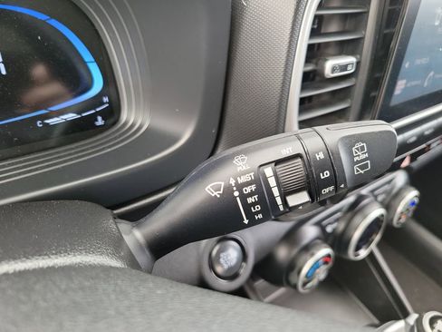 Used 2024 Hyundai Venue SEL FWD image 17