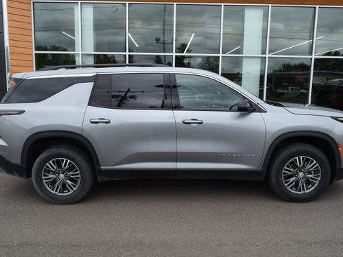 Used 2026 Chevrolet Traverse LT AWD/4WD image 1
