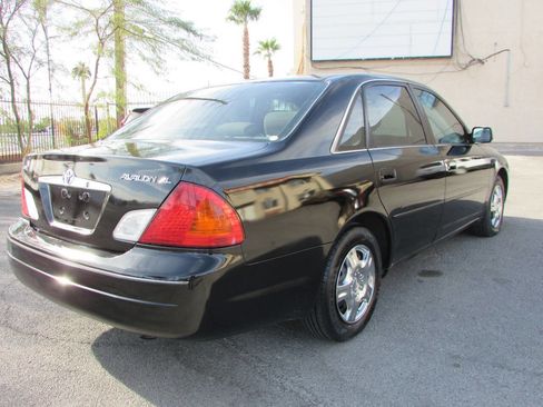Used 2001 Toyota Avalon XLS image 4
