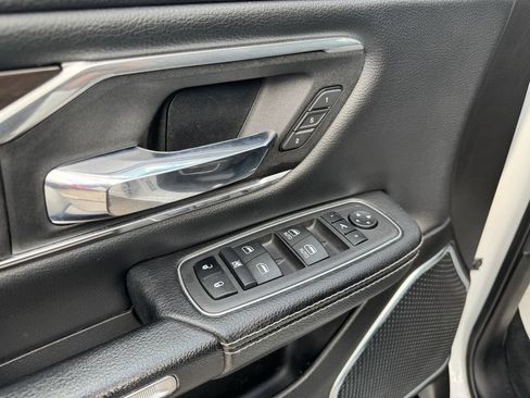 Used 2022 RAM 1500 Laramie AWD/4WD image 15