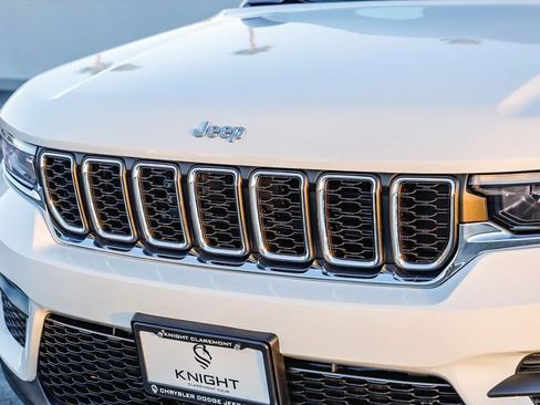 New 2025 Jeep Grand Cherokee Laredo X w/ Luxury Tech Group I image 6