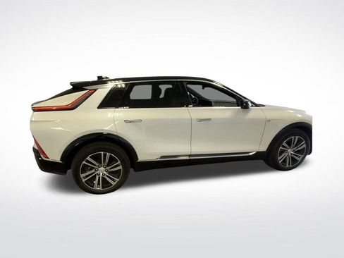 New 2025 Cadillac Lyriq Luxury image 11