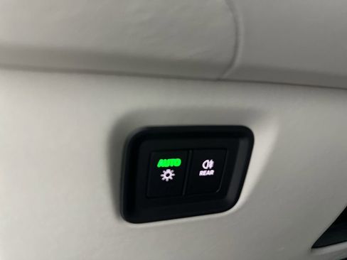 Used 2024 Porsche Cayenne Coupe image 20