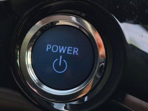 Used 2022 Toyota Prius FWD image 18