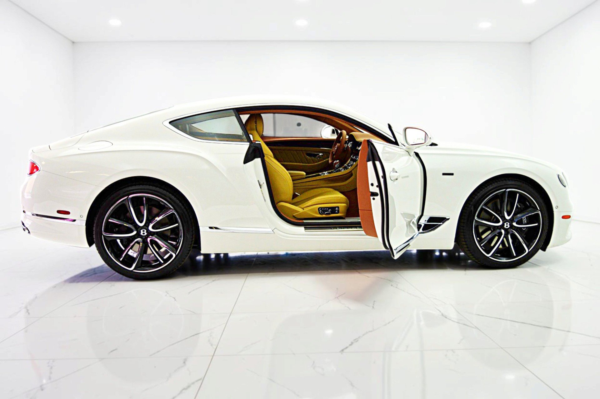 Used 2024 Bentley Continental GT AWD/4WD image 15