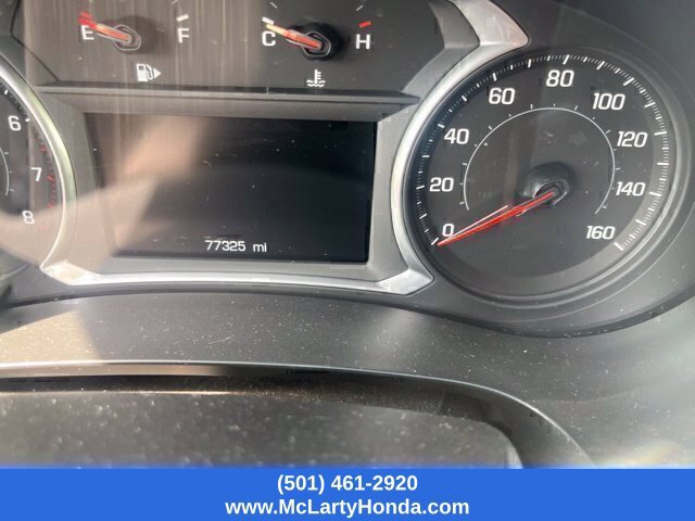 Used 2017 Chevrolet Malibu LT w/ Leather Package FWD image 5