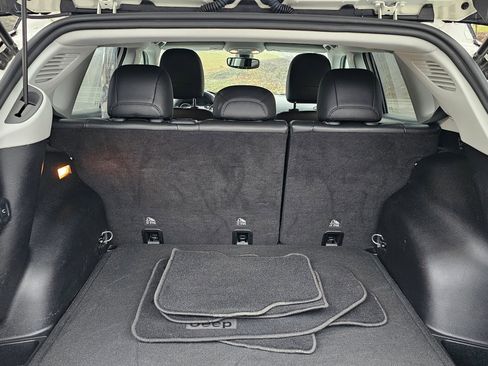 Used 2018 Jeep Compass Limited w/ Navigation Group image 12