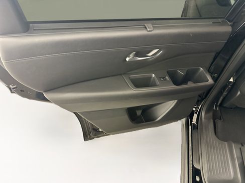 Used 2023 Nissan Pathfinder SL image 26