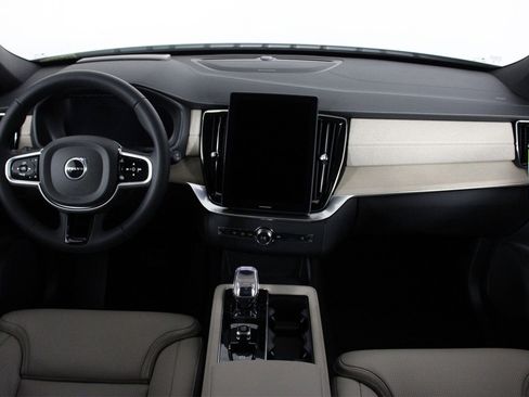 New 2026 Volvo XC90 B6 Ultra w/ Protection Package image 5