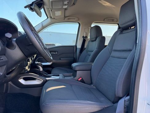 Used 2022 Nissan Frontier SV image 12