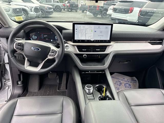 Used 2025 Ford Explorer Active w/ Active Comfort Package AWD/4WD image 11