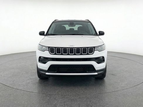 Used 2025 Jeep Compass Limited image 2