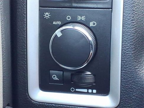 Used 2012 RAM 1500 Classic SLT image 22