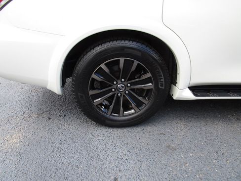 Used 2019 Nissan Armada Platinum w/ Captain's Chairs Package image 29