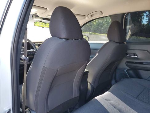 Used 2025 Nissan Kicks SV FWD image 9
