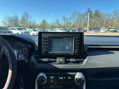 Certified 2022 Toyota RAV4 LE AWD/4WD image 27