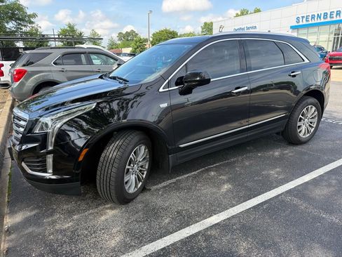 Used 2017 Cadillac XT5 Luxury w/ Driver Awareness Package AWD/4WD image 3