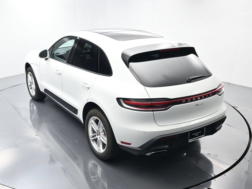 Certified 2025 Porsche Macan AWD/4WD image 35