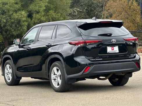 Certified 2024 Toyota Highlander LE image 6