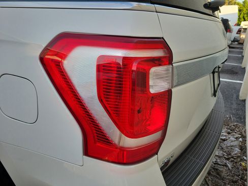 Used 2020 Ford Expedition XLT w/ Equipment Group 202A image 8