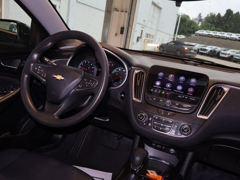 Certified 2025 Chevrolet Malibu LT FWD image 27