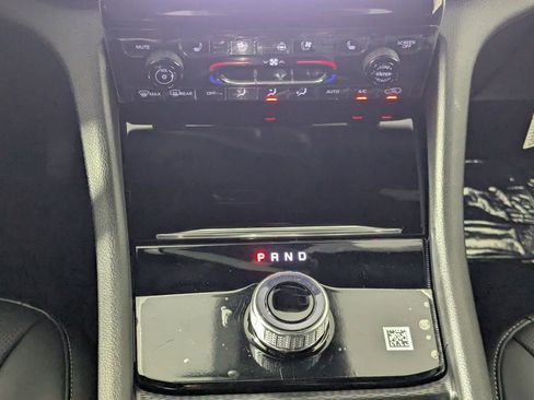 New 2025 Jeep Grand Cherokee Limited w/ Luxury Tech Group II image 22