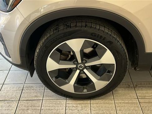 Certified 2023 Volvo XC40 B5 Plus w/ Climate Package image 8