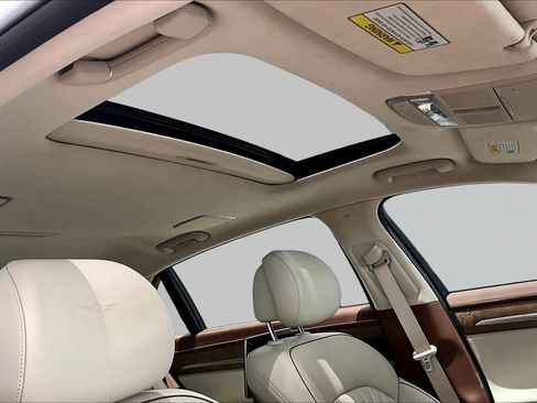 Used 2021 Genesis G90 5.0 Ultimate RWD image 13