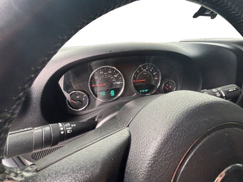 Used 2018 Jeep Wrangler Unlimited Sahara w/ Connectivity Group image 21