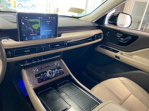 Certified 2023 Lincoln Aviator Reserve w/ Equipment Group 201A image 14