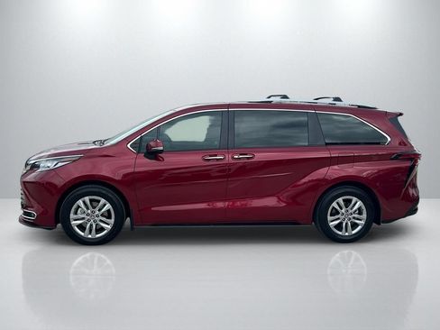 Certified 2023 Toyota Sienna Limited AWD/4WD image 8