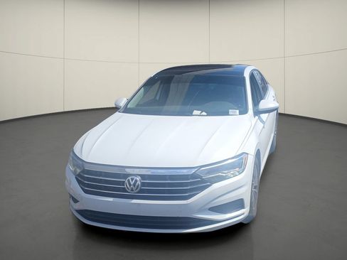 Used 2019 Volkswagen Jetta SE FWD image 4