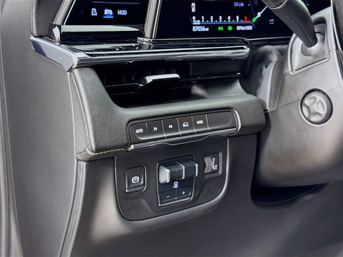 Used 2023 Cadillac Escalade ESV Sport image 10