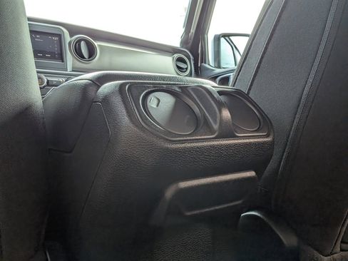 Used 2020 Jeep Wrangler Sport image 37