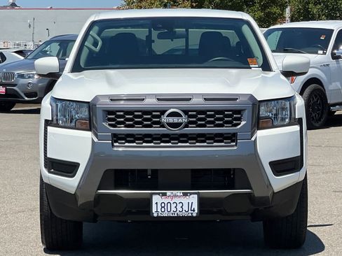 Used 2025 Nissan Frontier SV RWD image 10