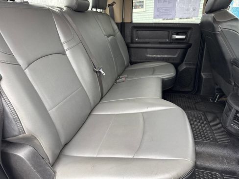 Used 2019 RAM 3500 Tradesman w/ Chrome Appearance Group RWD image 23