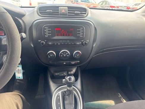 Used 2015 Kia Soul FWD image 19