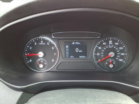 Used 2020 Kia Sorento LX image 14