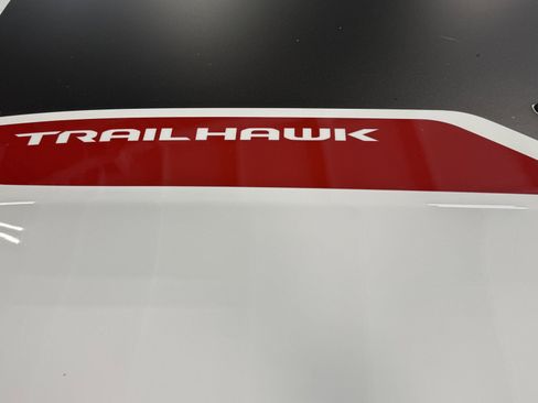 Used 2022 Jeep Compass Trailhawk w/ Trailhawk Convenience Group AWD/4WD image 31