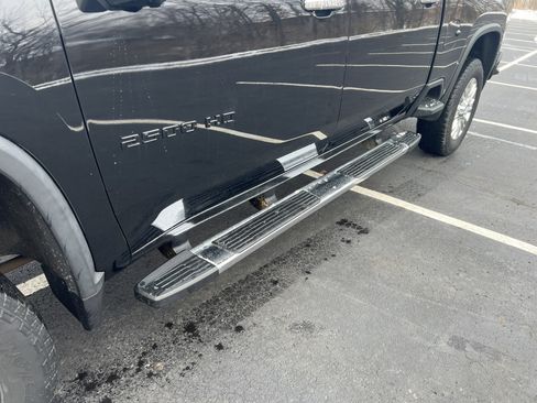 Used 2020 Chevrolet Silverado 2500 High Country image 9