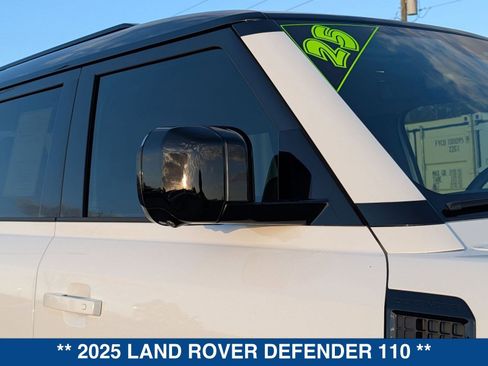 Used 2025 Land Rover Defender 110 X-Dynamic SE image 10