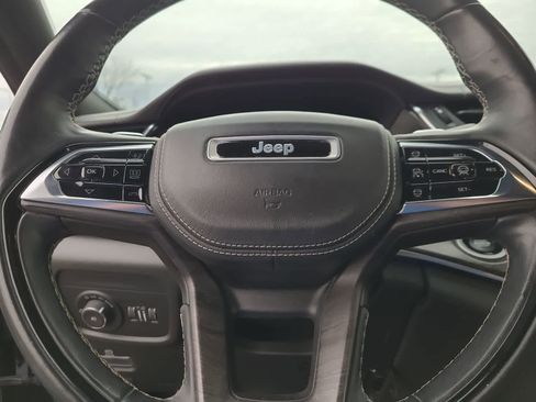 Used 2022 Jeep Grand Cherokee L Overland w/ Advanced Protech Group III image 23