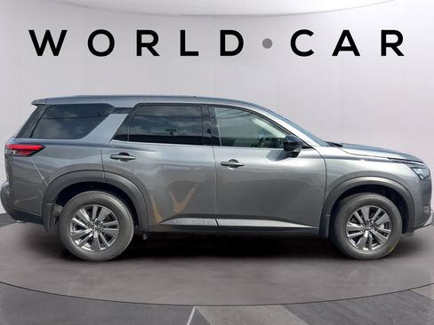 Used 2025 Nissan Pathfinder S FWD image 2