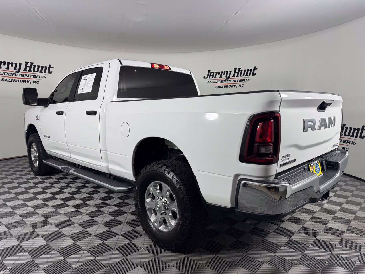 Used 2025 RAM 2500 Big Horn AWD/4WD image 7