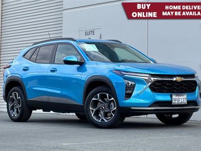 Used 2025 Chevrolet Trax LT w/ Driver Confidence Package