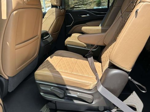 Certified 2023 Cadillac Escalade ESV Sport w/ LPO, ONYX Package AWD/4WD image 8