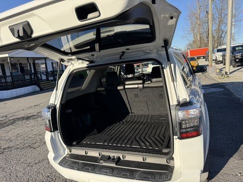 Used 2017 Toyota 4Runner SR5 Premium image 13